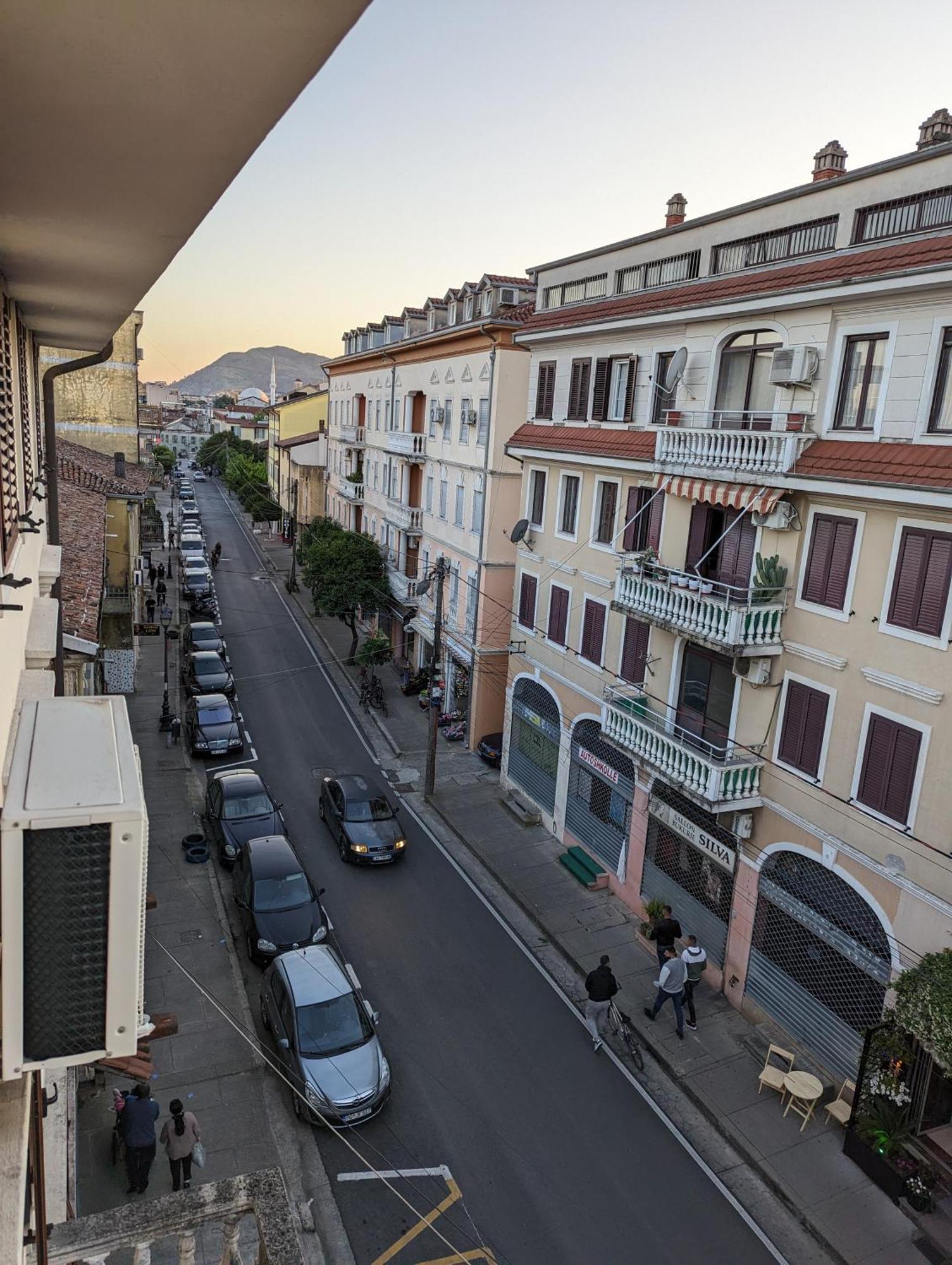 Tias Hostel Shkodra Exterior foto